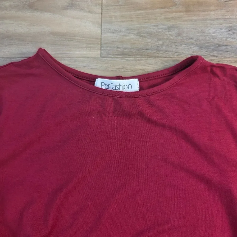 ☔️🩵⏭️NWT Burgundy Open Back Crop Long Sleeve Top Medium